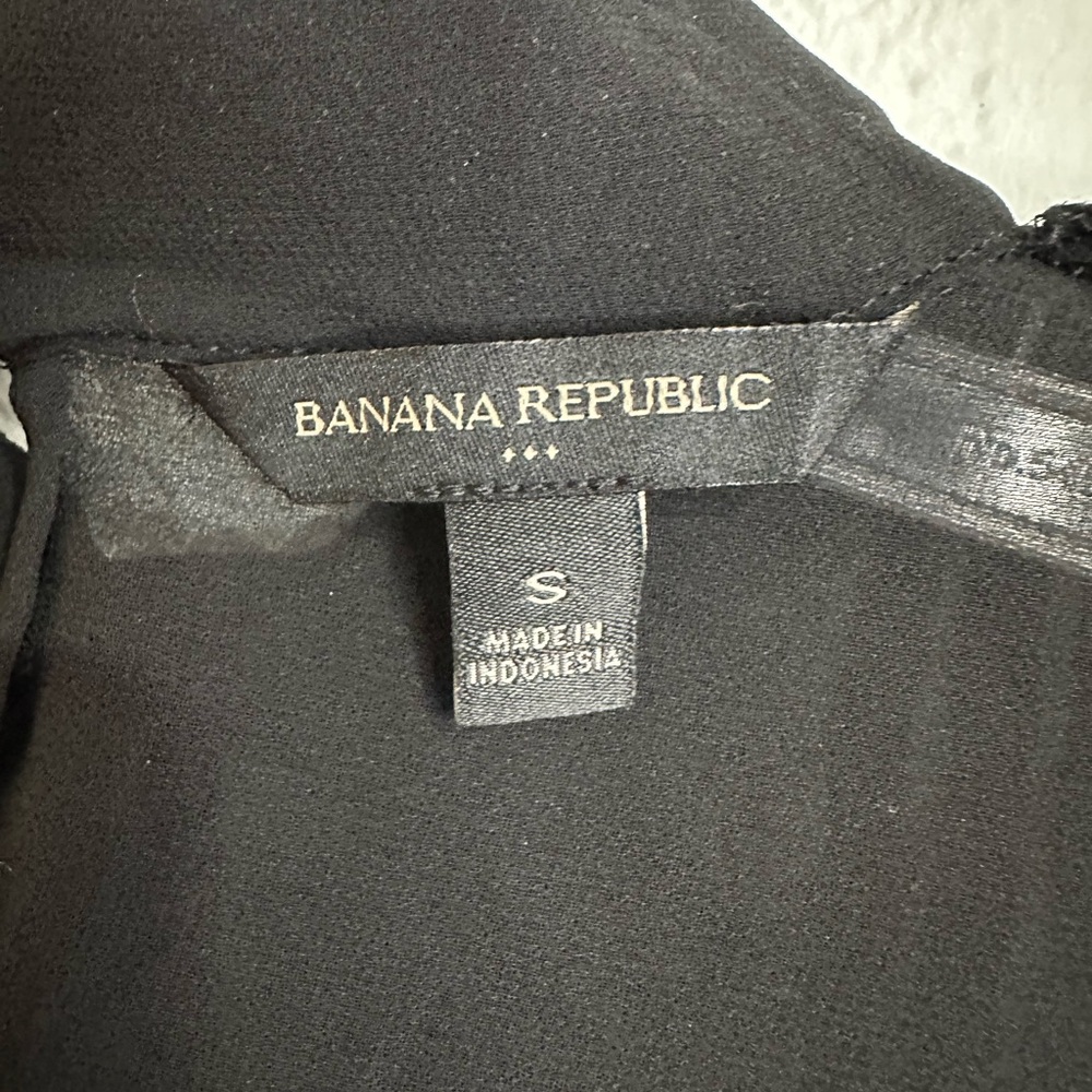 Banana Republic Black Sheer Lace Blouse Pleated Long Sleeves Size S - Picture 11 of 16